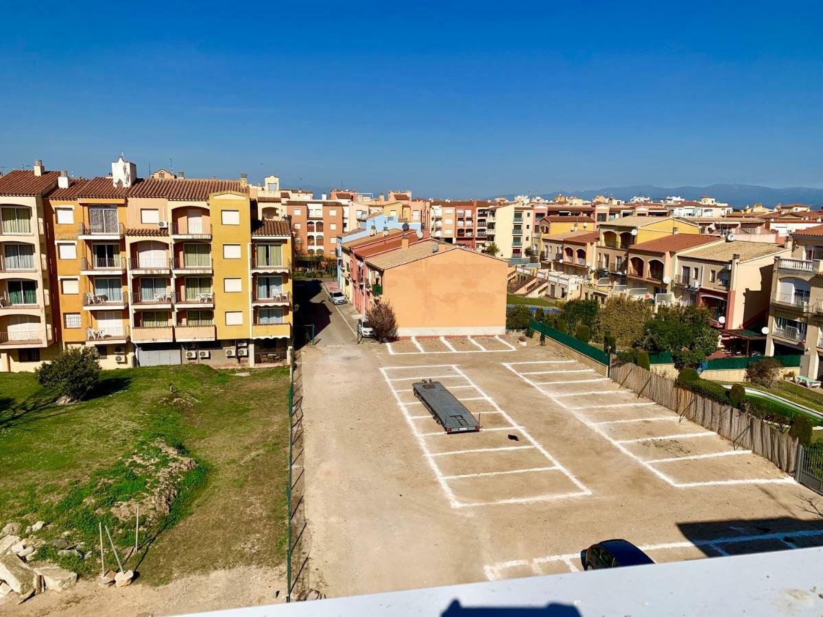 Edifici Valeria Apartment Empuriabrava Bagian luar foto