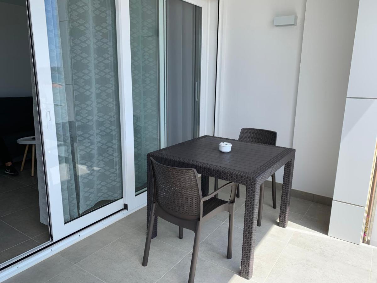 Edifici Valeria Apartment Empuriabrava Bagian luar foto