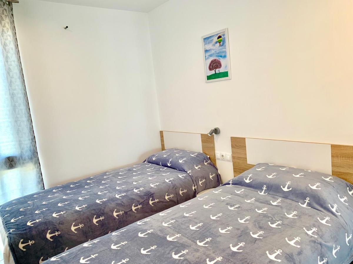 Edifici Valeria Apartment Empuriabrava Bagian luar foto