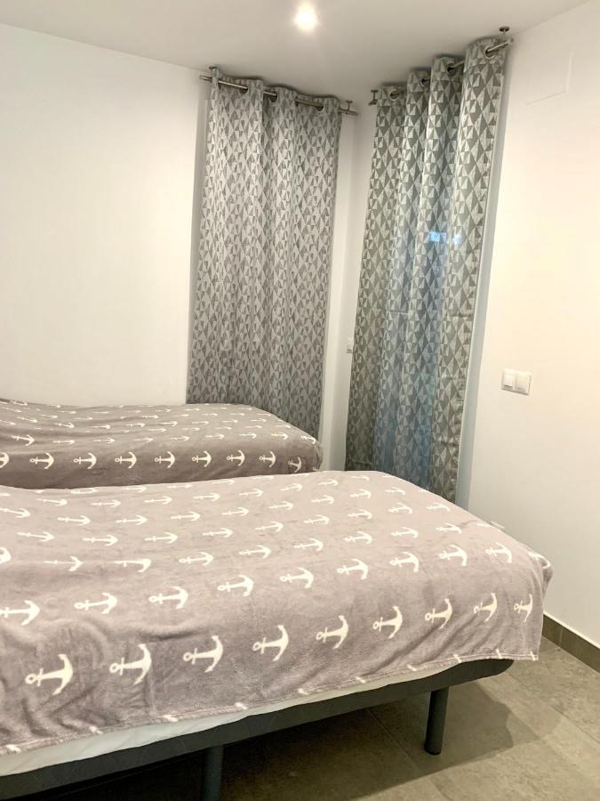 Edifici Valeria Apartment Empuriabrava Bagian luar foto