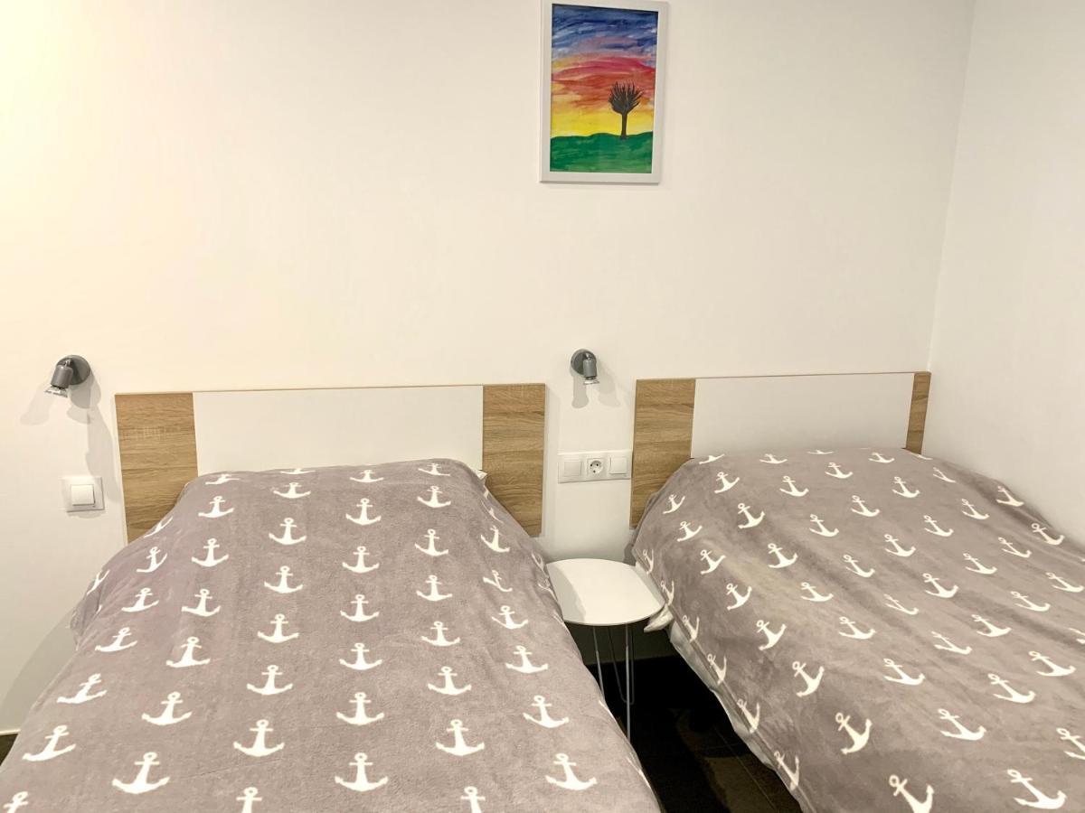 Edifici Valeria Apartment Empuriabrava Bagian luar foto